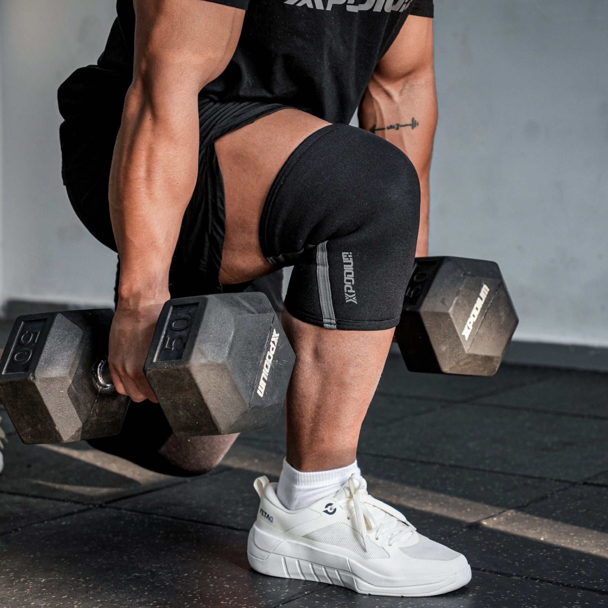 KNEE SLEEVES